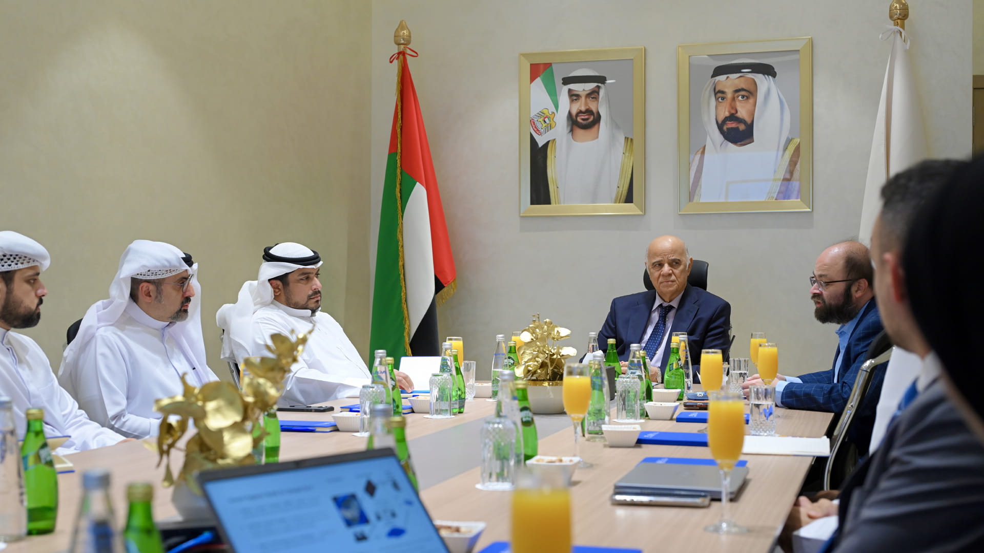 "أكاديمية علوم الفضاء والفلك" تناقش مستجدات مشروع "الشارقة سات-2" 