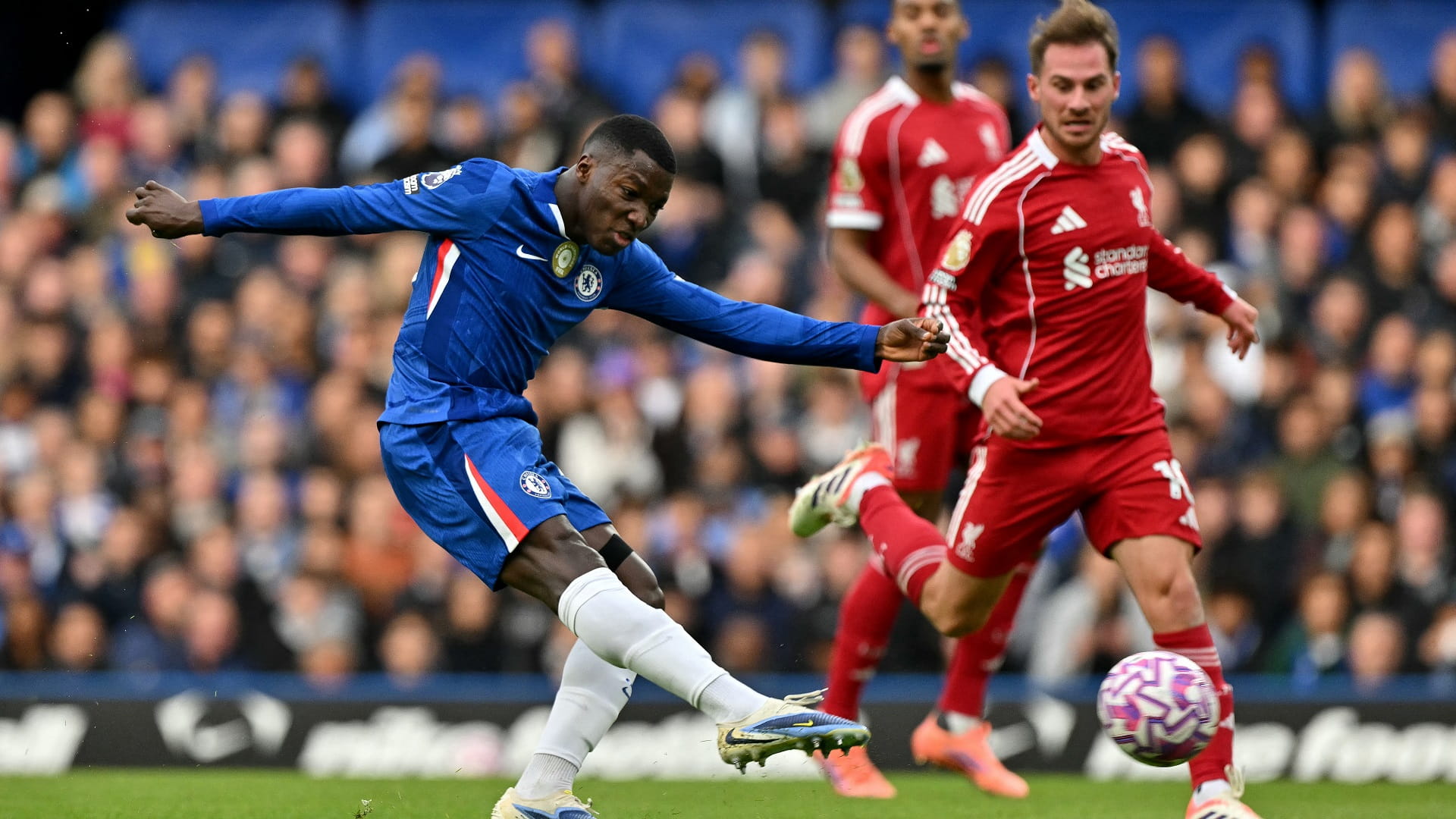 Liverpool suffer third successive loss as Willian strikes late 