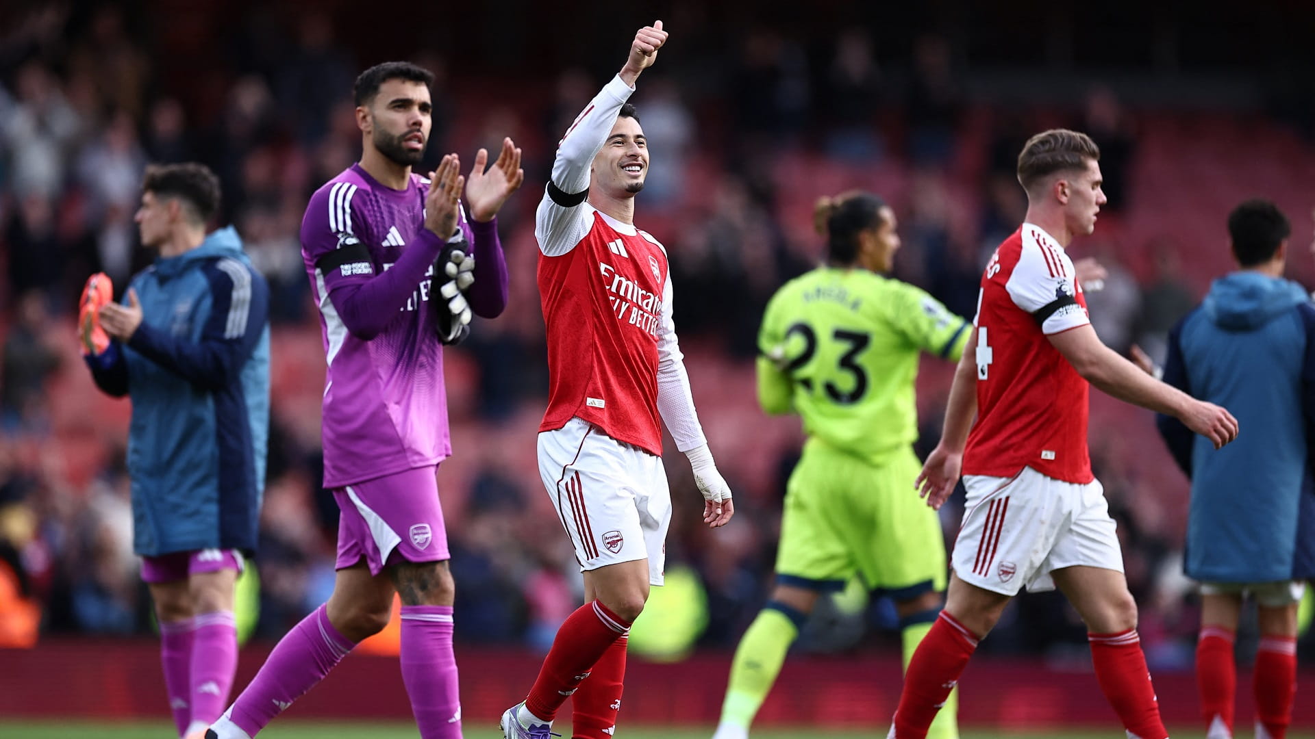 أرسنال يتخطى وست هام ويرتقي إلى صدارة الدوري الإنجليزي 