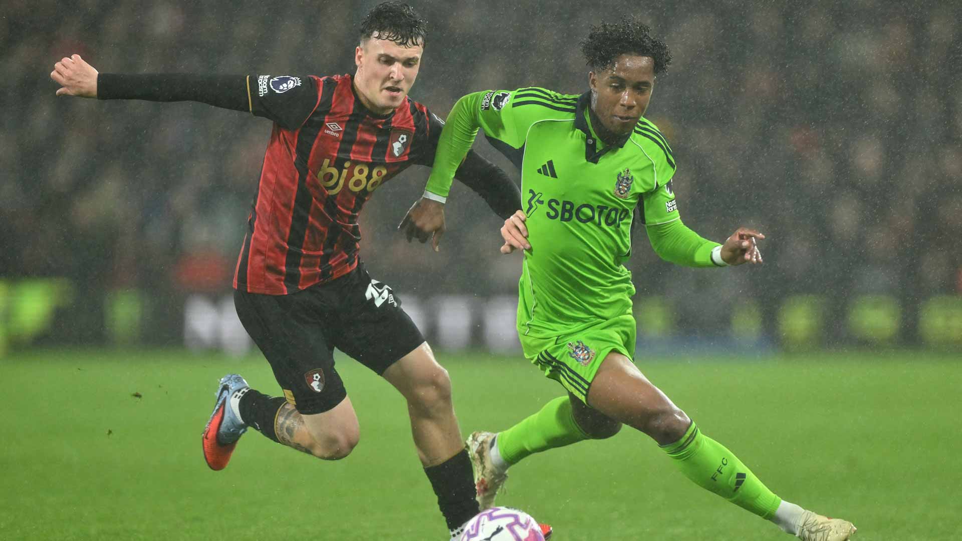 بورنموث ينتزع مؤقتاً المركز الثاني في الدوري الإنجليزي  