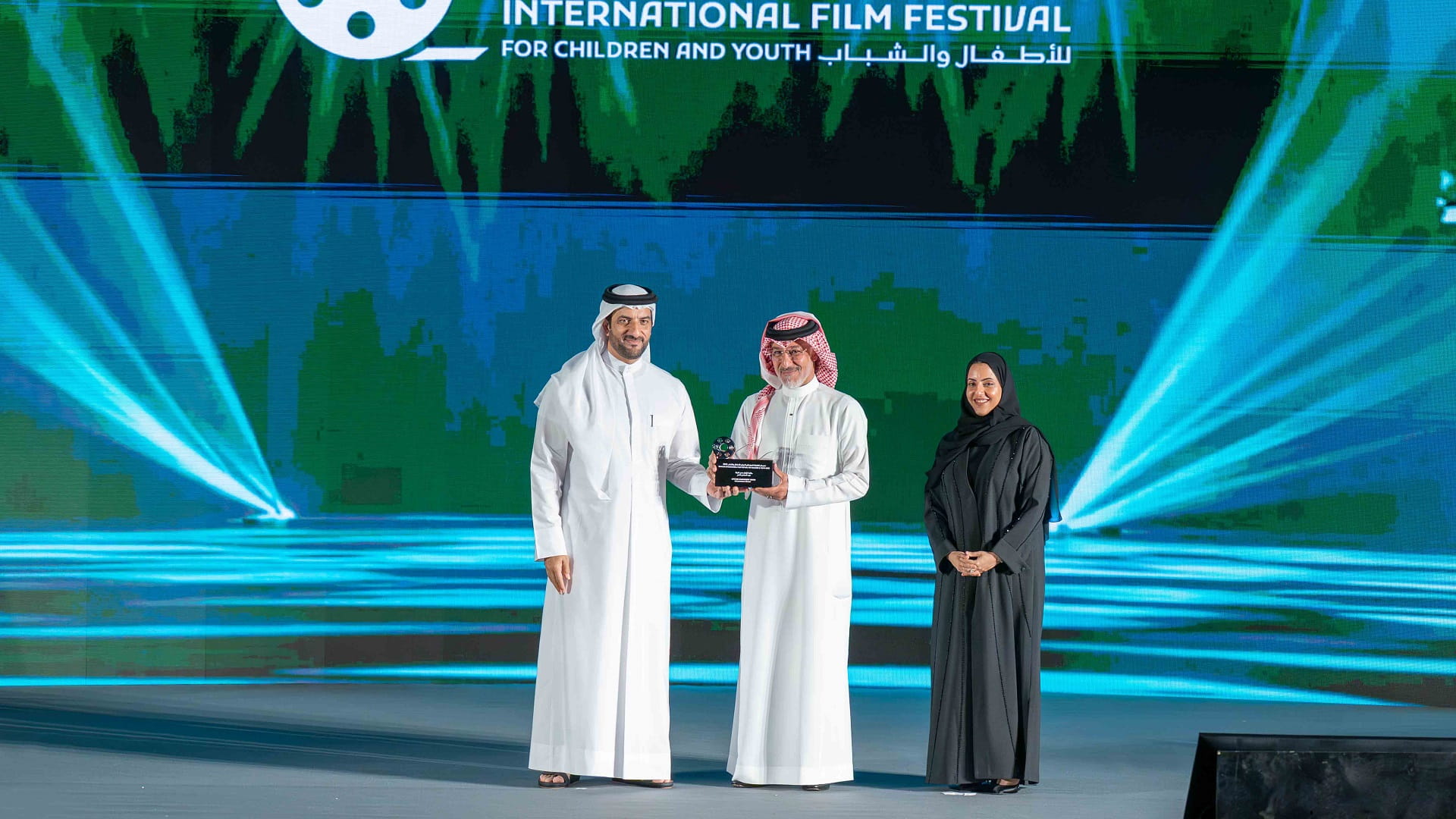 سلطان بن أحمد يطلق مهرجان الشارقة السينمائي الدولي للأطفال والشباب