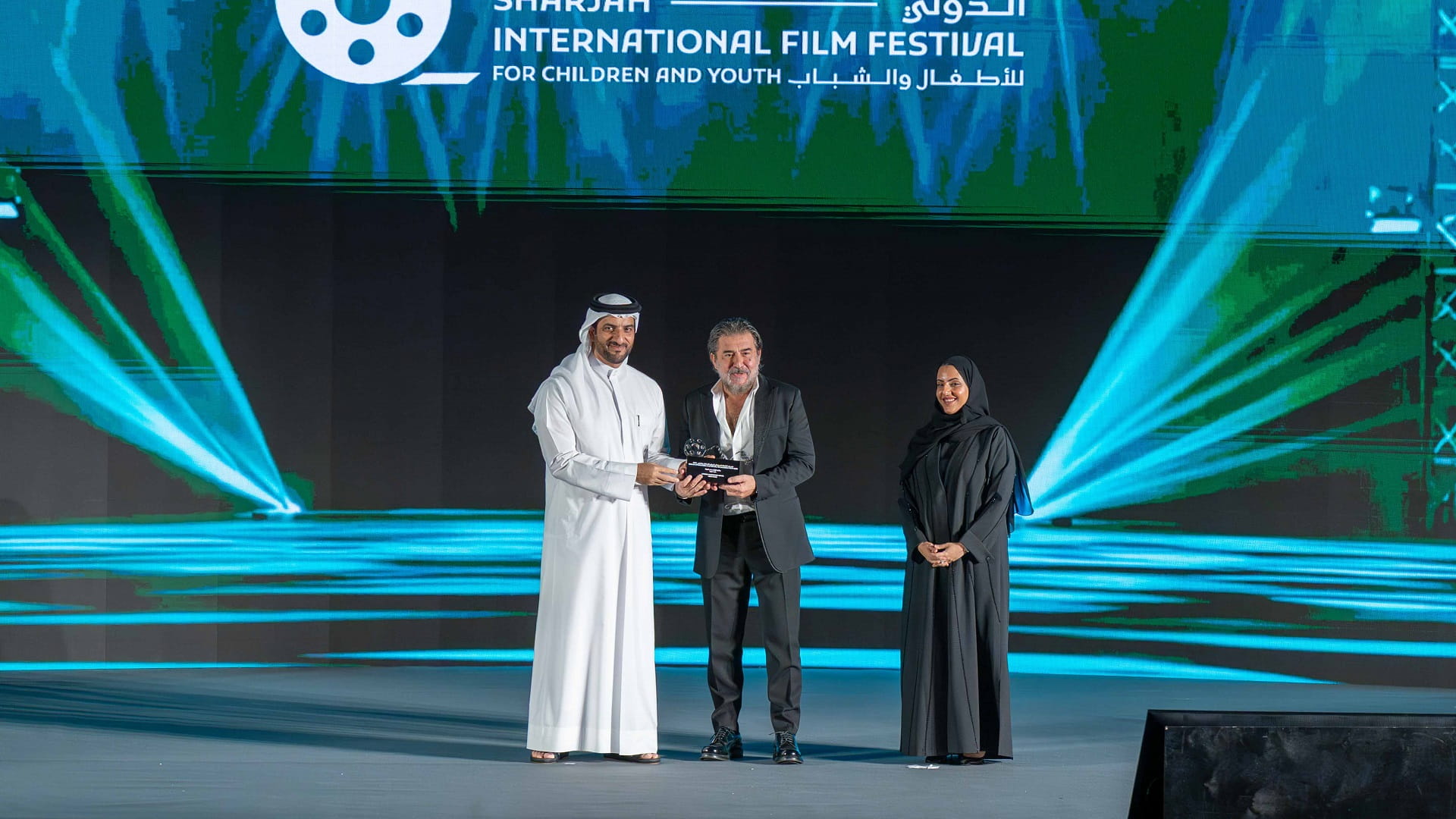 سلطان بن أحمد يطلق مهرجان الشارقة السينمائي الدولي للأطفال والشباب