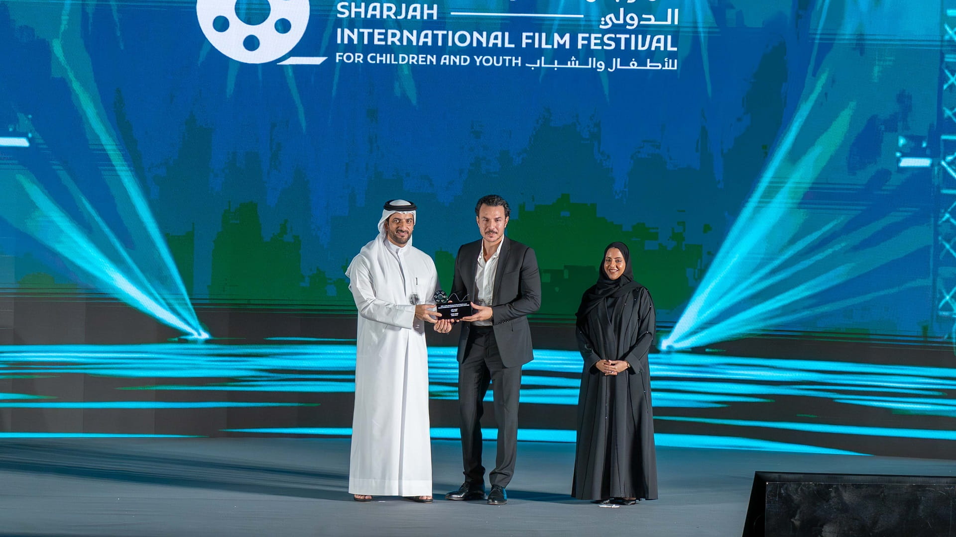 سلطان بن أحمد يطلق مهرجان الشارقة السينمائي الدولي للأطفال والشباب