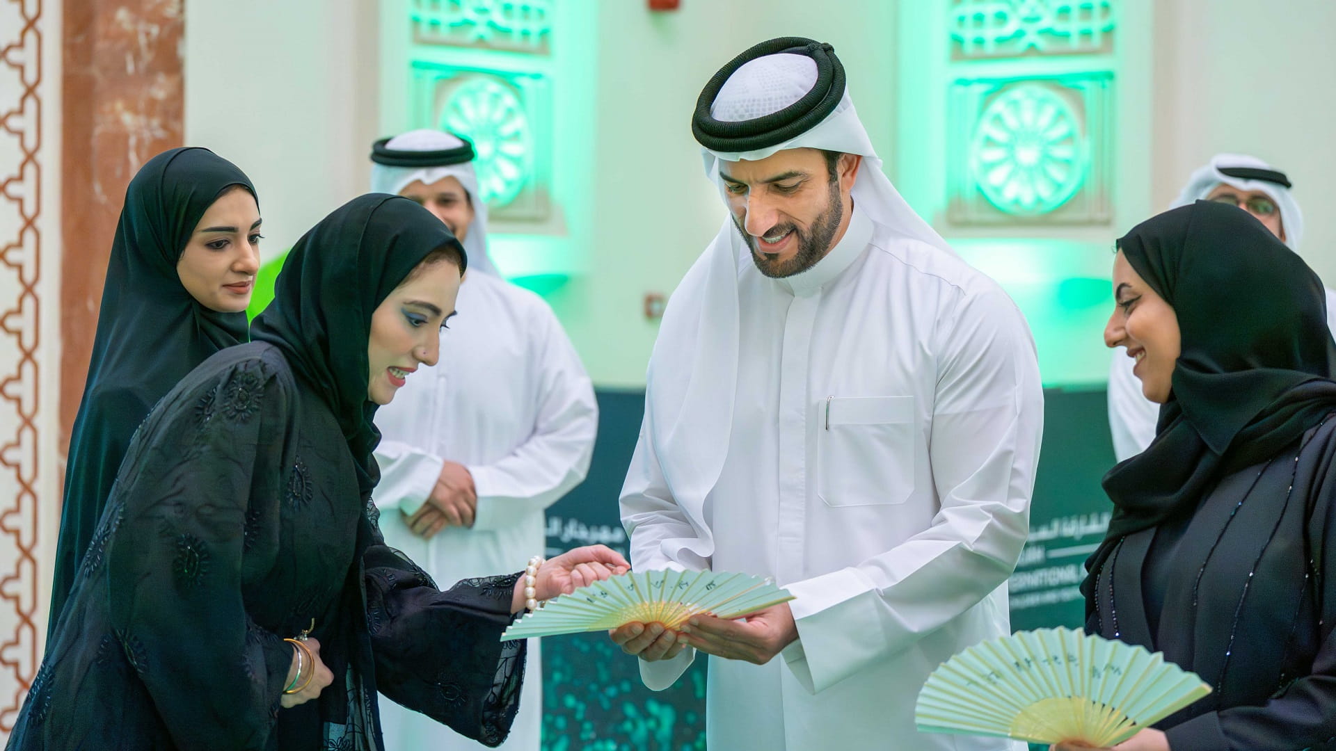 سلطان بن أحمد يطلق مهرجان الشارقة السينمائي الدولي للأطفال والشباب