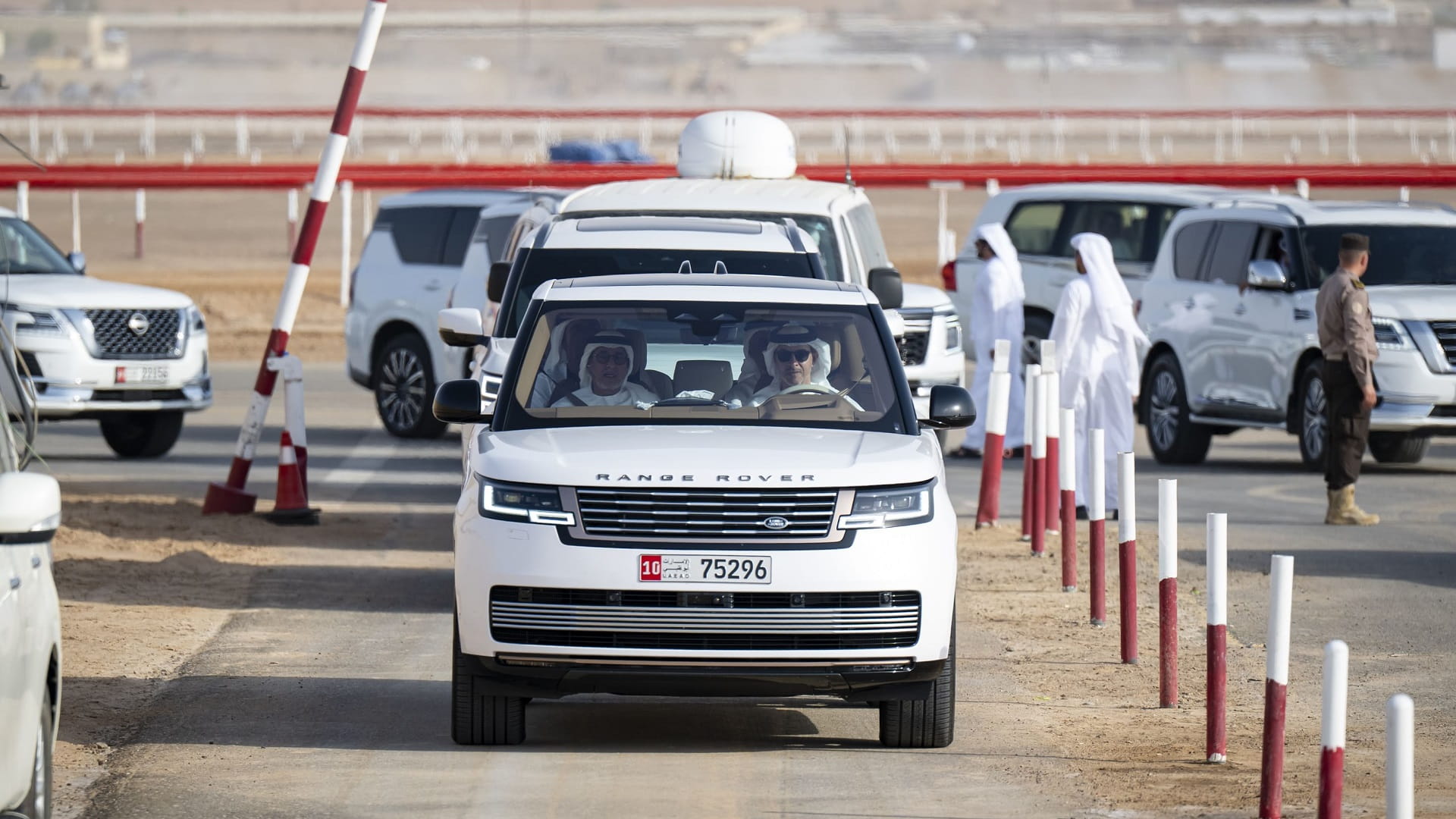 هزاع بن زايد يحث على مواصلة الارتقاء برياضة الهجن وتعزيز مكانتها  