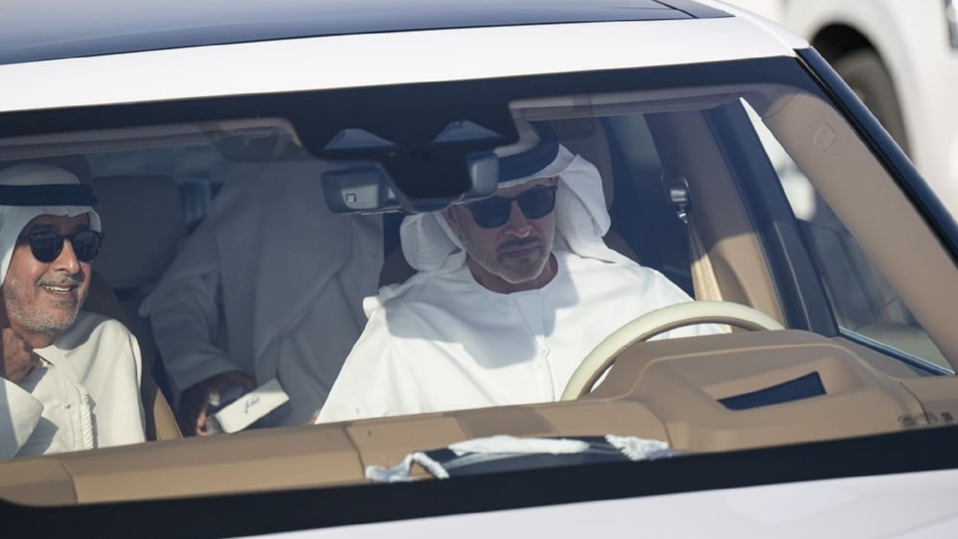 هزاع بن زايد: مهرجان العين لسباقات الهجن يصون تراث الإمارات الأصيل 