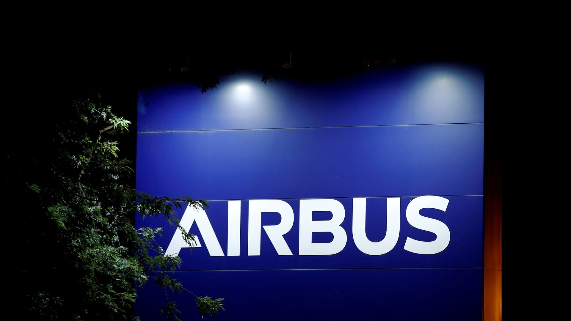 لأول مرة..إيرباص 320 تطيح بعرش بوينغ 737 الأكثر مبيعاً في العالم   