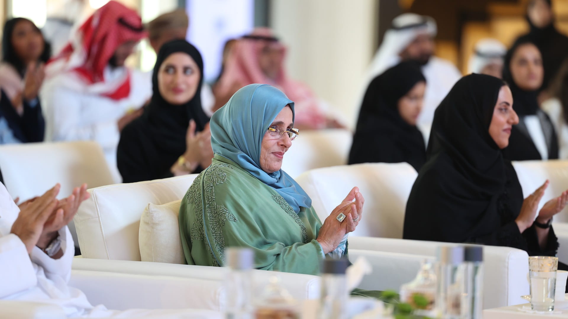 سلطان بن أحمد وجواهر القاسمي يشهدان مؤتمر أفلام الأطفال والشباب