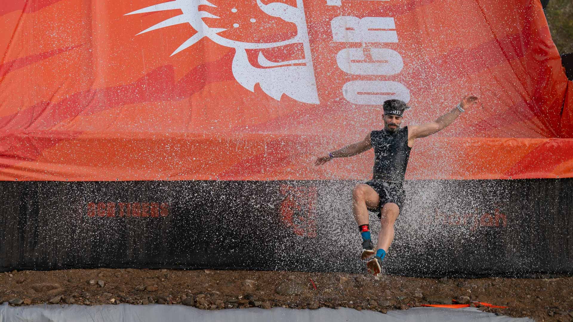 سباق "النمور للعقبات" يختبر قوة وخفة المشاركين في خورفكان 17 يناير 