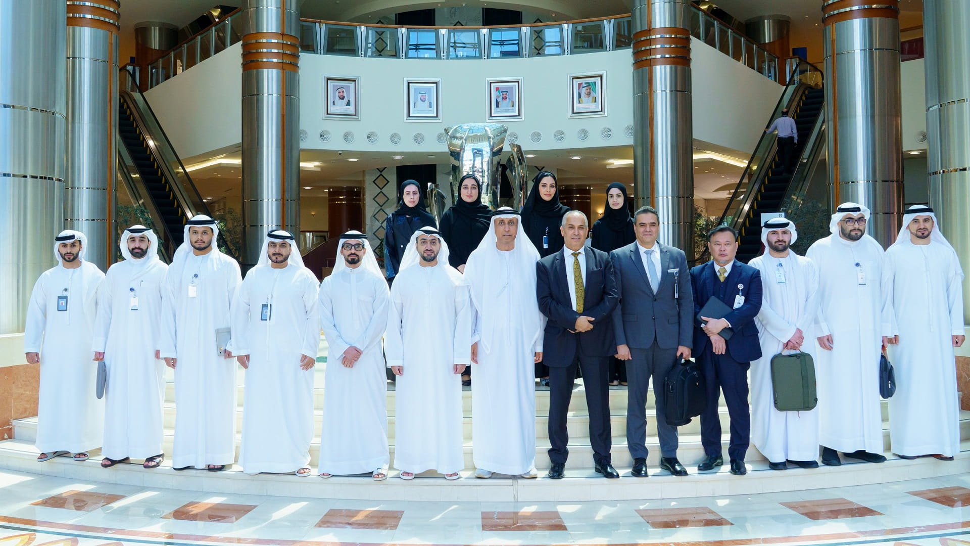 دار وثائق الشارقة والأرشيف والمكتبة الوطنية يبحثان تعزيز التعاون 