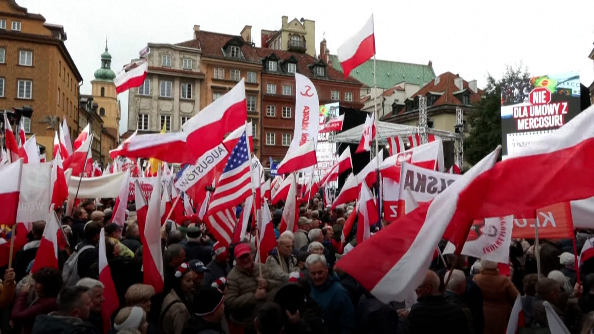  اليمين القومي في بولندا يتظاهر ضد الهجرة غير النظامية