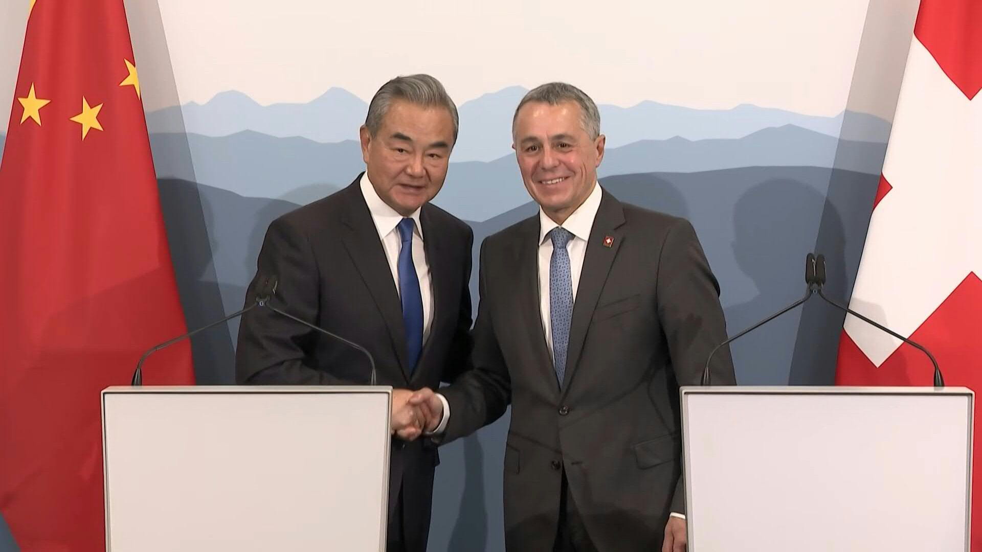 الصين وسويسرا تعززان العلاقات الاقتصادية لمواجهة رسوم ترامب