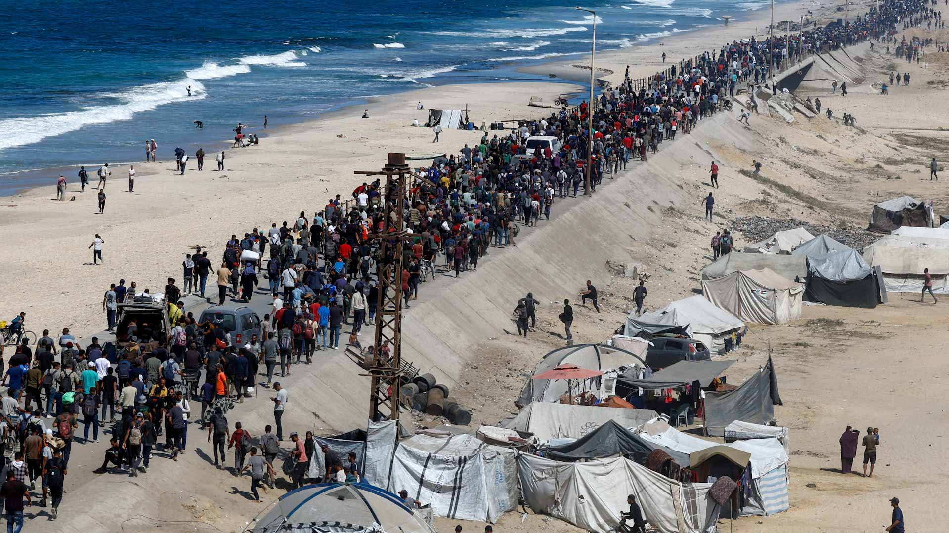 رغم الخراب.. وقف إطلاق النار في غزة يعيد آلاف النازحين إلى ديارهم 