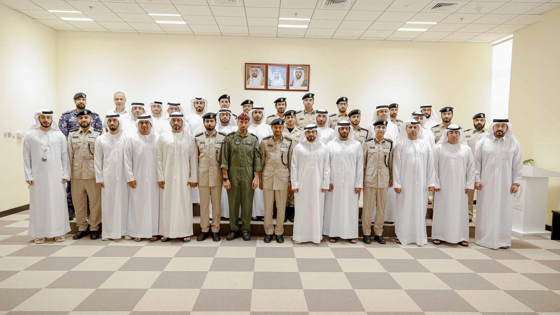 شرطة الشارقة تناقش الاستعدادات لفعاليات الشتاء بالمناطق البرية 