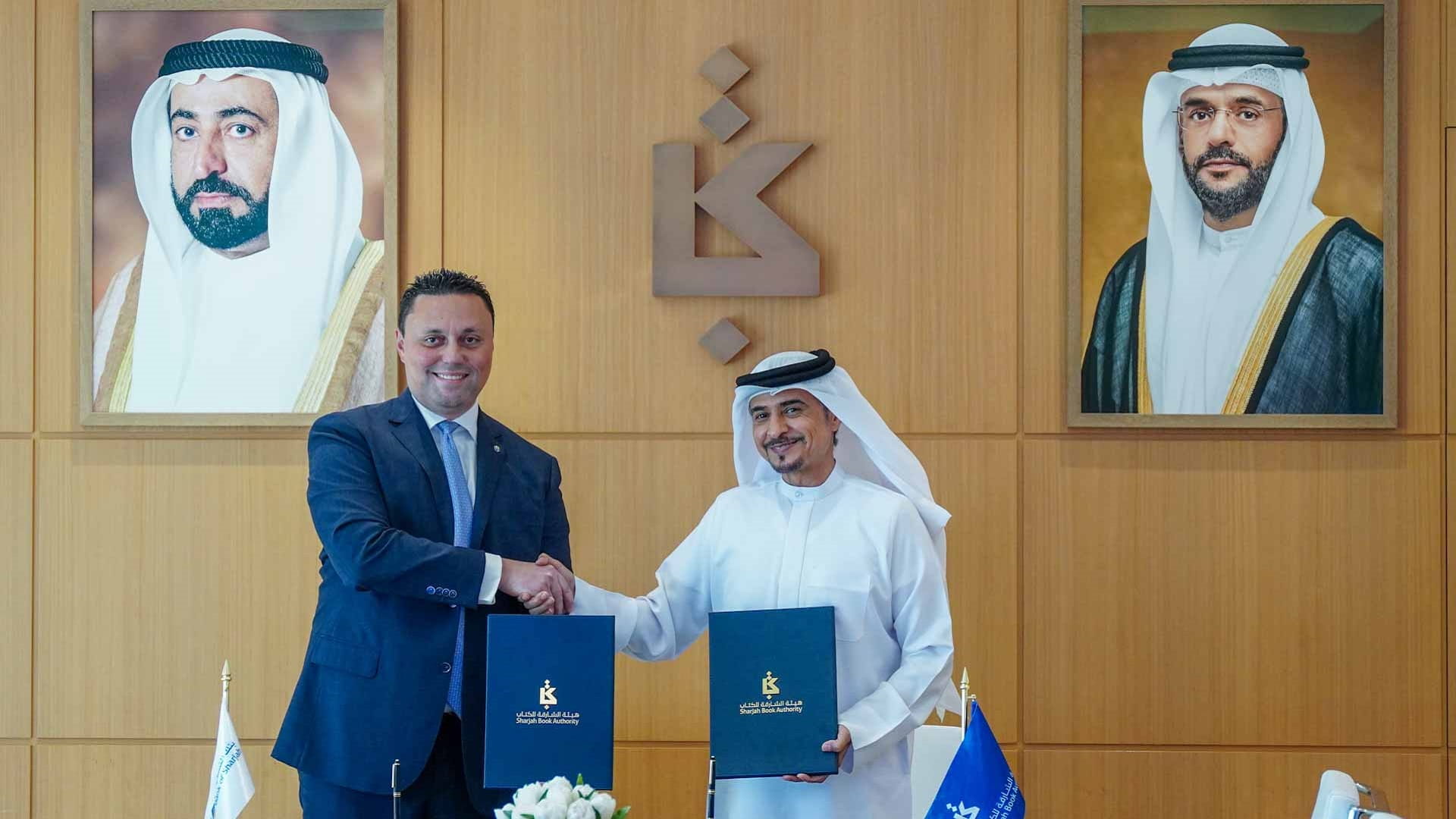 بنك الشارقة يوقع اتفاقية رعاية لـمعرض الشارقة الدولي للكتاب الـ 44 