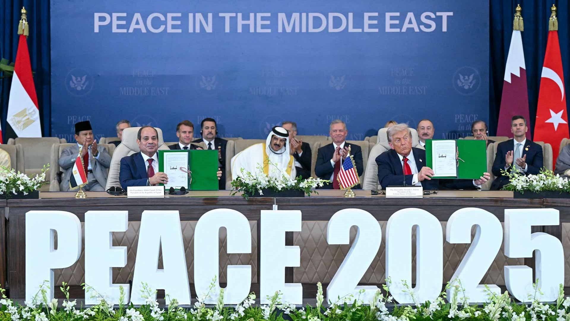 World leaders sign Gaza ceasefire at Sharm El-Sheikh Peace Summit