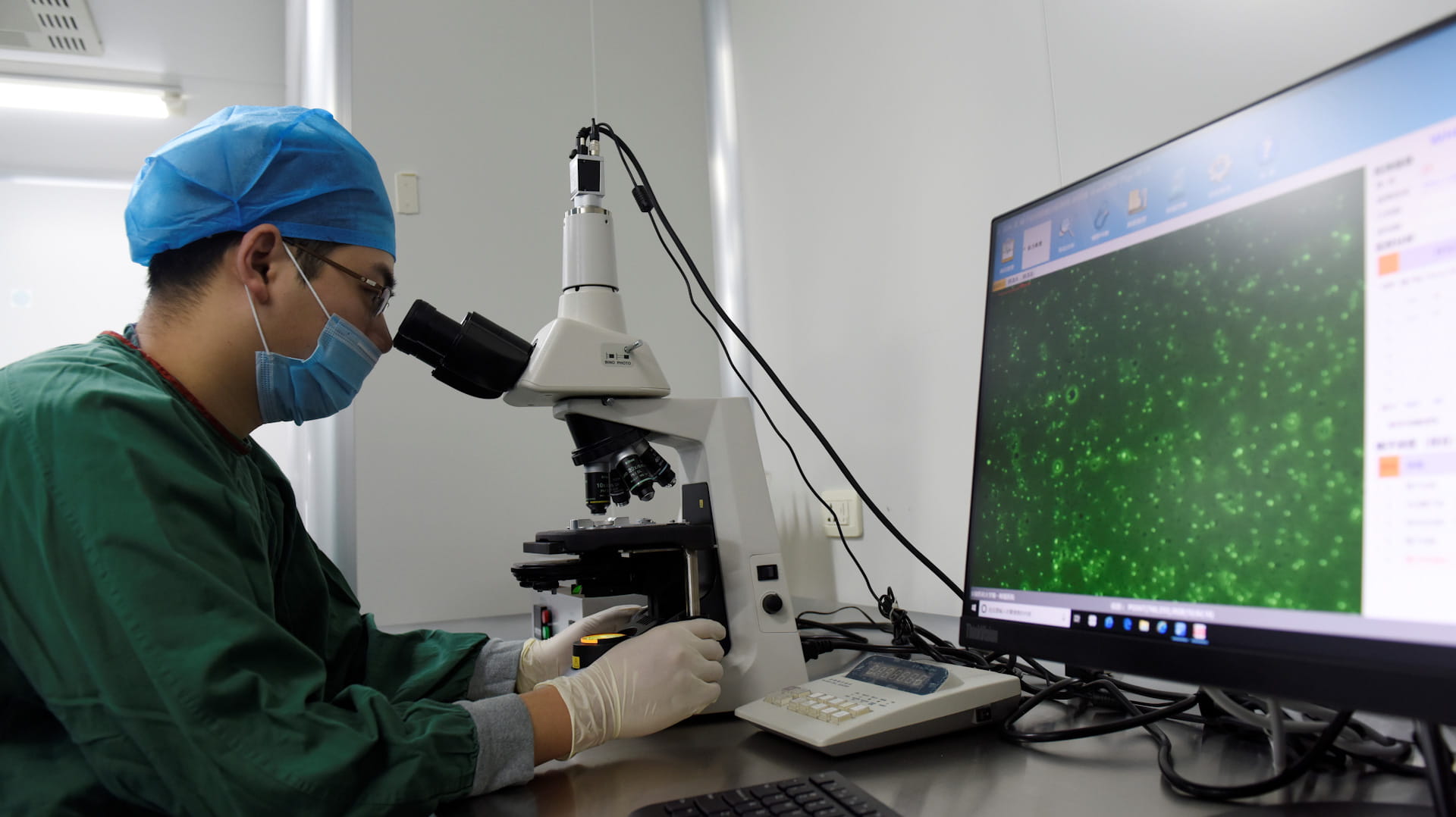 علماء يحذرون.. عمر الأب يلعب دوراً في نتيجة الحمل ويحدد صحة الجنين 