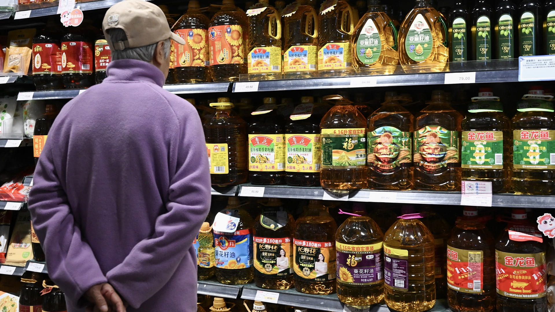 Trump threatens to end cooking oil purchases from China