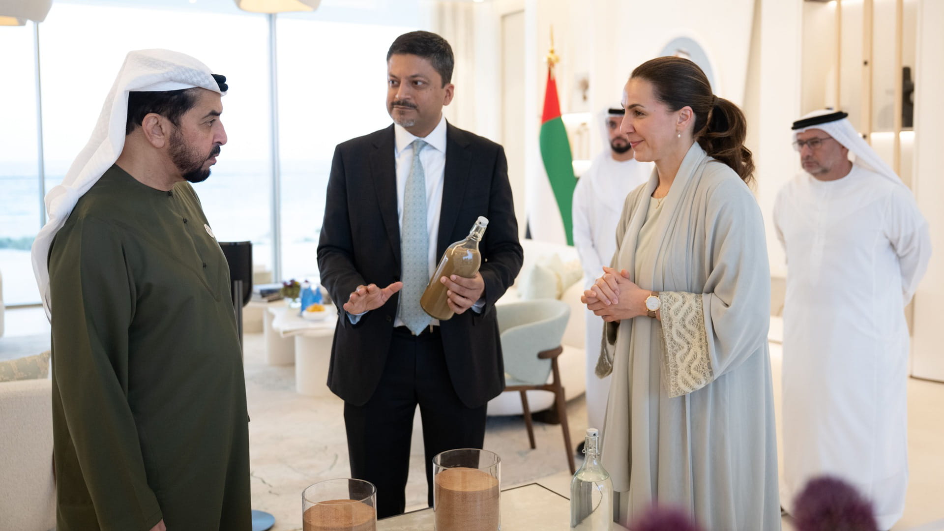 حمدان بن زايد: دولة الإمارات تولي اهتماماً كبيراً بحماية البيئة 