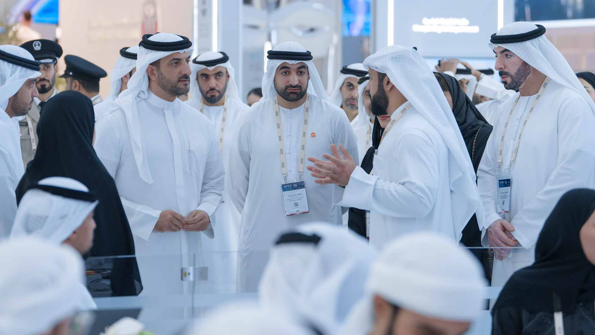 سلطان بن أحمد القاسمي يزور فعاليات معرض جيتكس العالمي 2025 