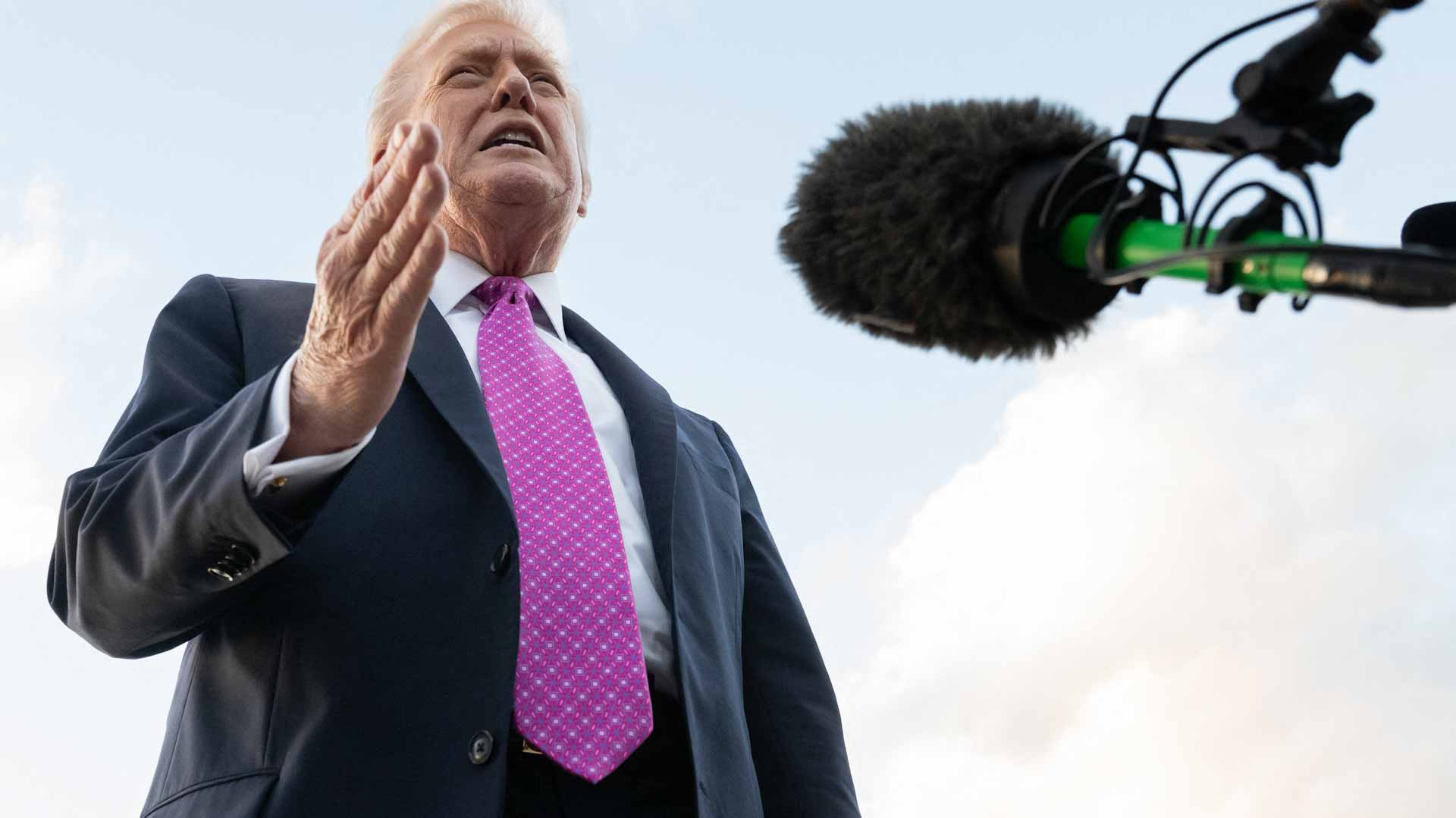 نفق روسي إلى ألاسكا.. ترامب يصف الفكرة بـ "المثيرة للاهتمام" 