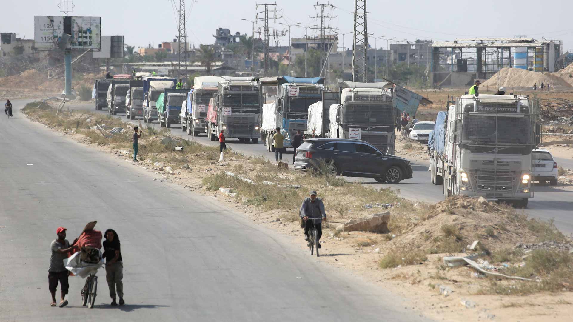 استشهاد 9 فلسطينيين في هجوم إسرائيلي على حافلة بغزة 