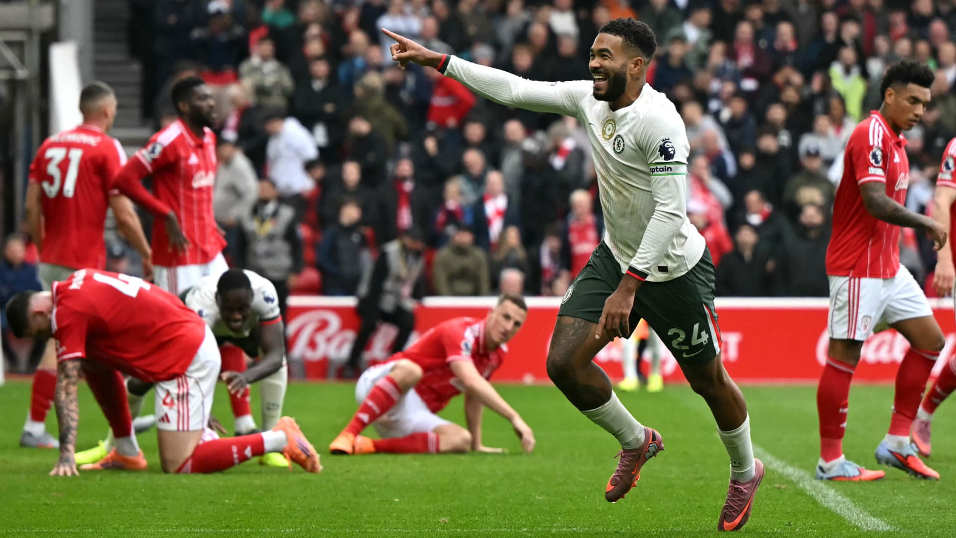 تشلسي يكتسح نوتنغهام فورست بثلاثية نظيفة في الدوري الإنجليزي