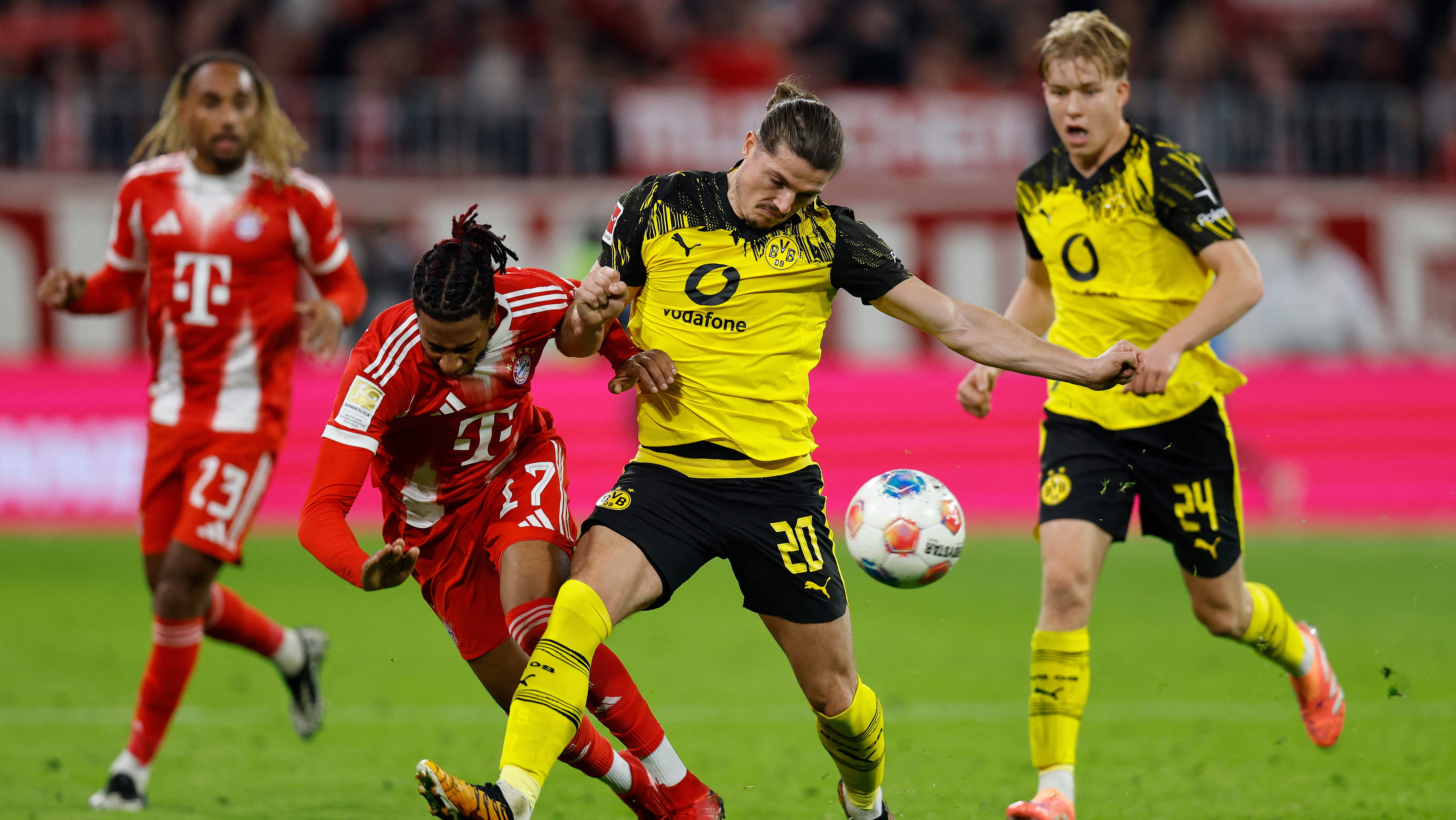 بايرن ميونيخ يحسم كلاسيكر الكرة الألمانية على حساب دورتموند 