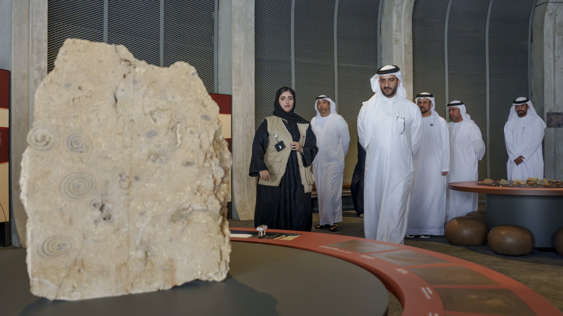 سلطان بن أحمد القاسمي يشيد بإنجازات المؤسسات الإعلامية في الشارقة