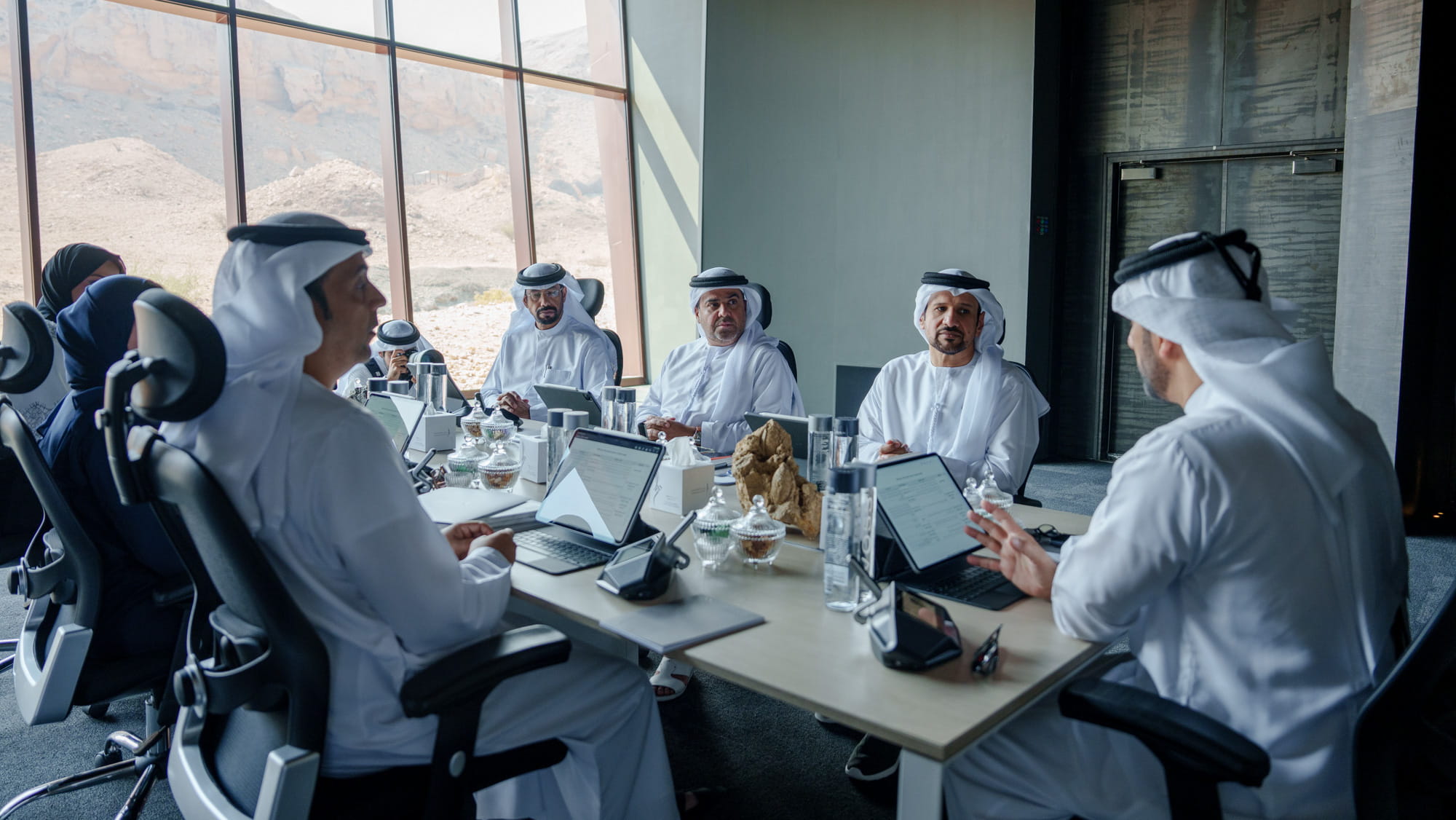 سلطان بن أحمد القاسمي يشيد بإنجازات المؤسسات الإعلامية في الشارقة