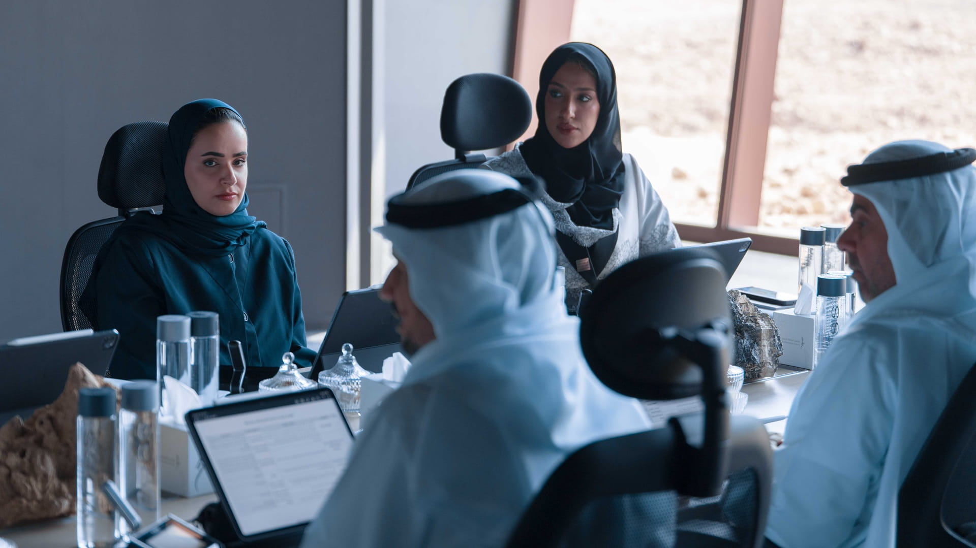 سلطان بن أحمد القاسمي يشيد بإنجازات المؤسسات الإعلامية في الشارقة