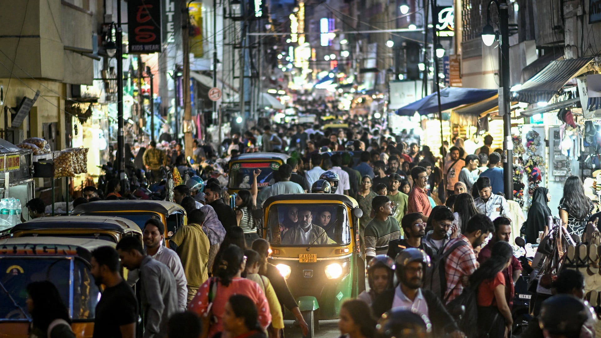 Toxic haze engulfs New Delhi 