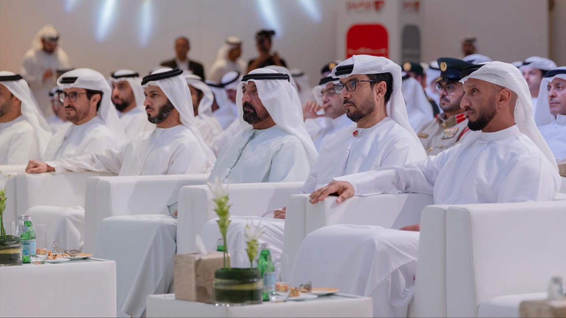 آل حامد يبحث دور المؤثرين الاجتماعيين في صناعة الوعي المجتمعي