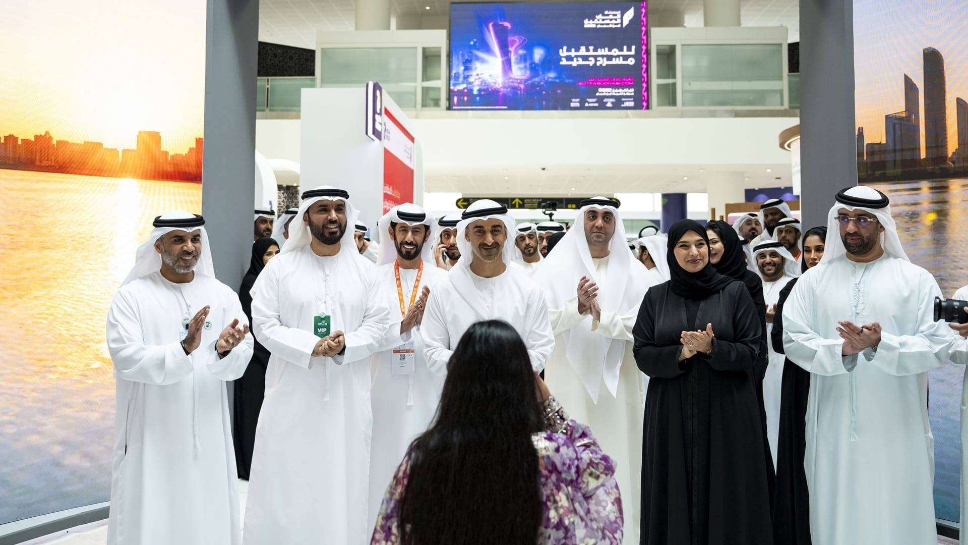 حمدان بن محمد بن زايد يشهد افتتاح الأسبوع العالمي للغذاء بأبوظبي 