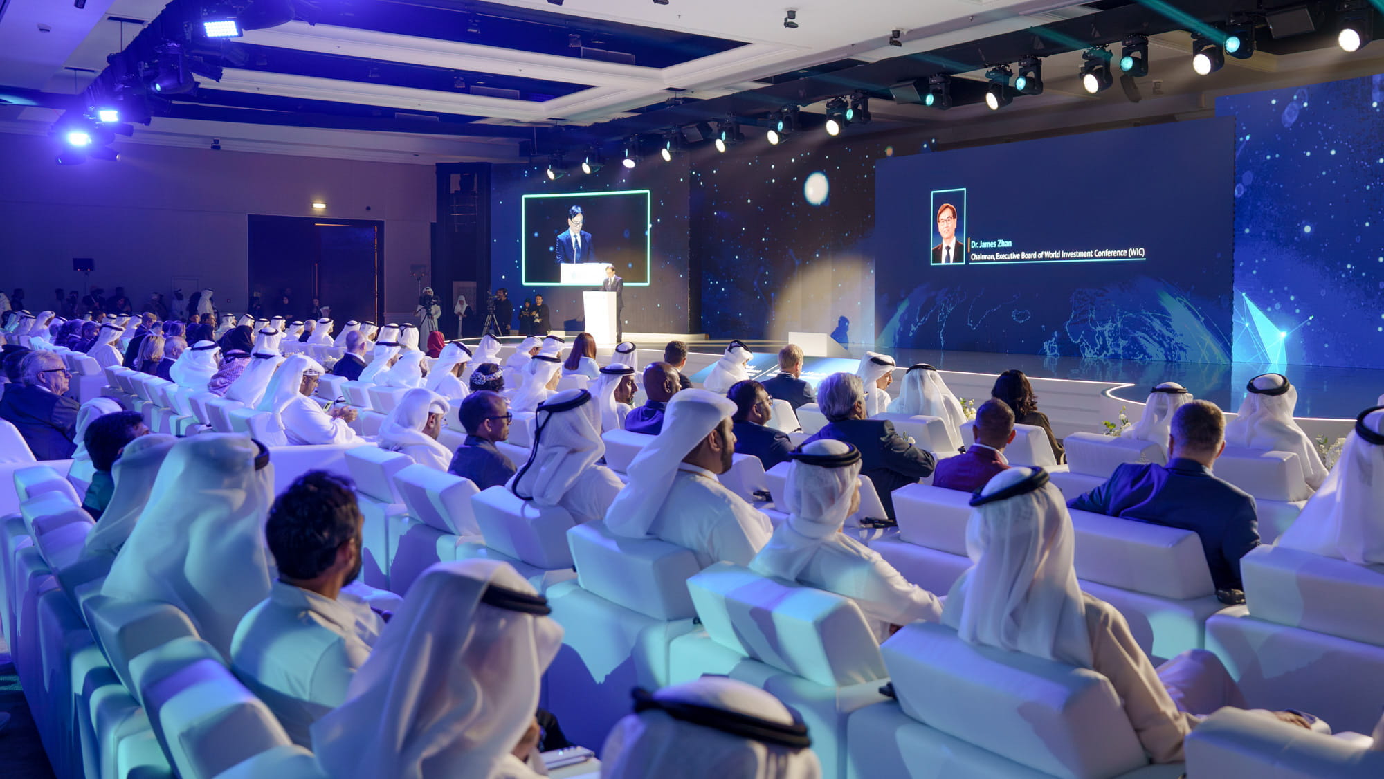 سلطان بن أحمد يطلق منتدى الشارقة للاستثمار ومؤتمر الاستثمار الدولي