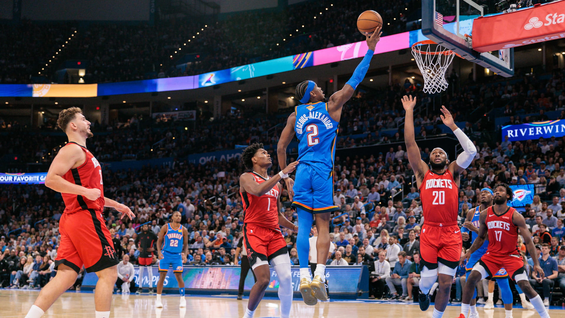 صورة بعنوان: أوكلاهوما سيتي يتخطى بصعوبة هيوستن روكتس في السلة الأميركية 