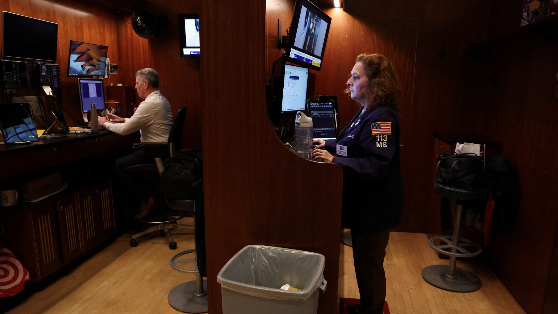 الأسهم الأميركية تحافظ على استقرارها بعد تراجع أرباح نتفليكس