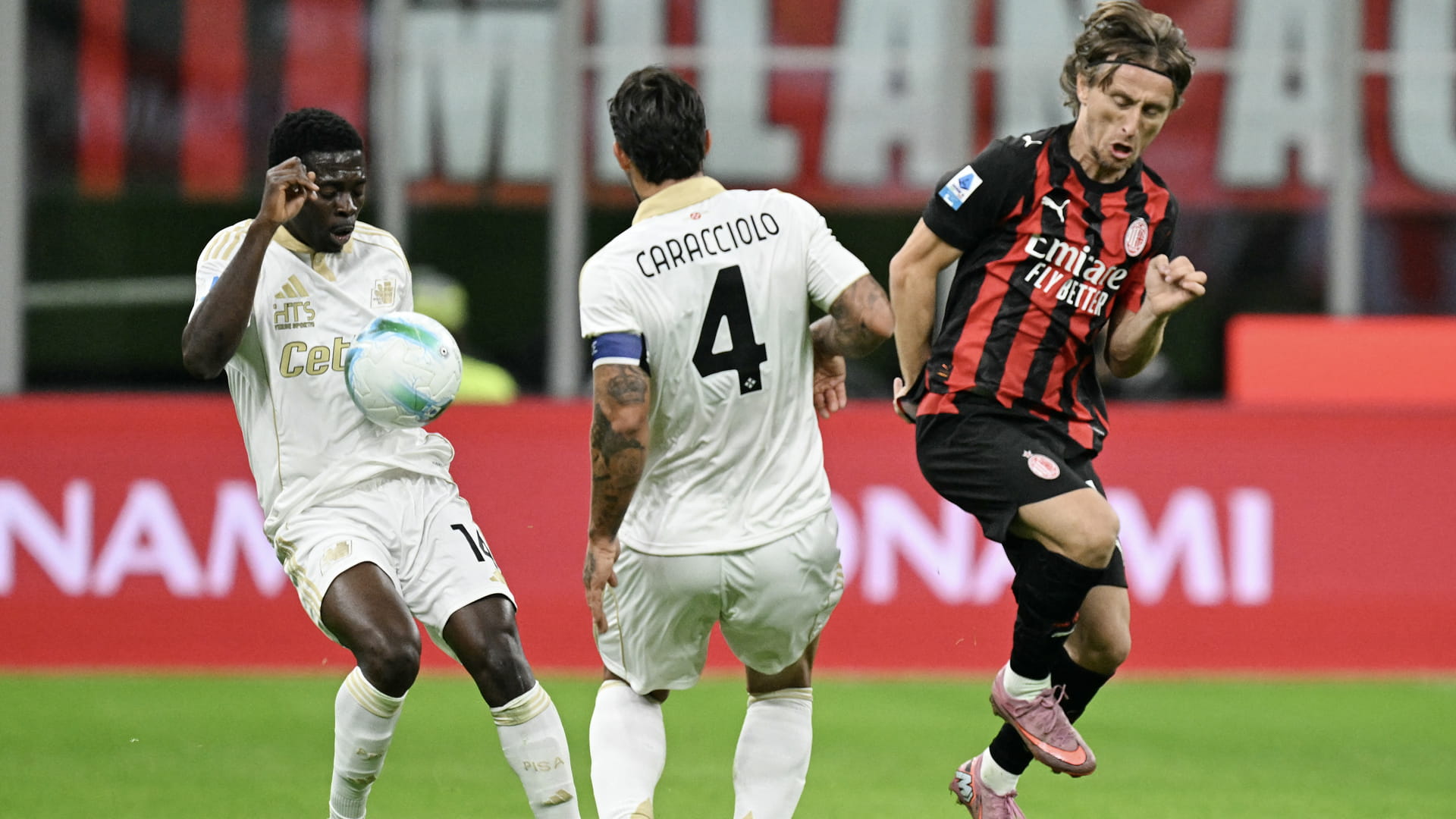  Milan falls to a positive draw against Pisa in the Italian League 