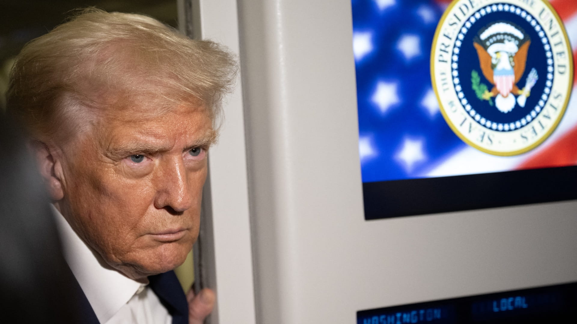  ترامب ينطلق في جولة آسيوية يلتقي خلالها شي جينبينغ 