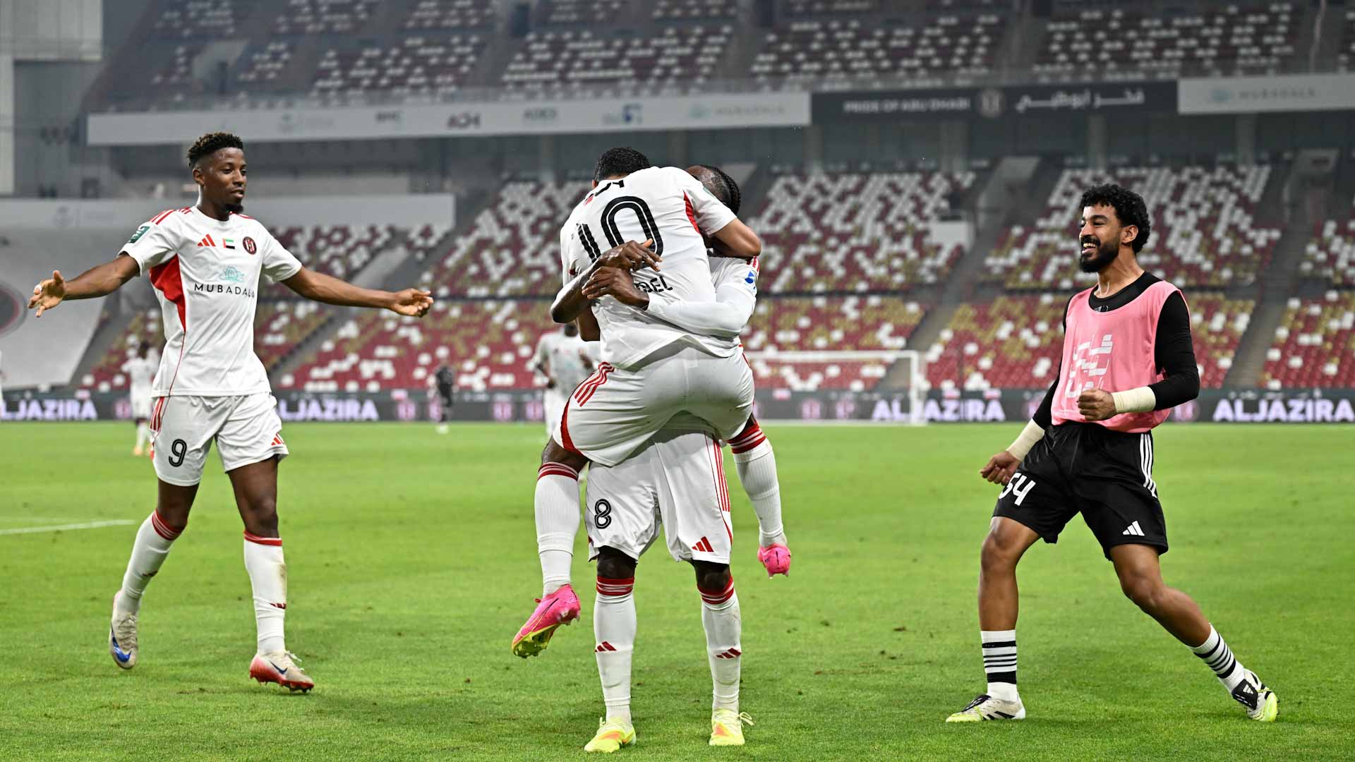 الجزيرة يكمل عقد الفرق المتأهلة إلى ربع نهائي كأس رئيس الدولة