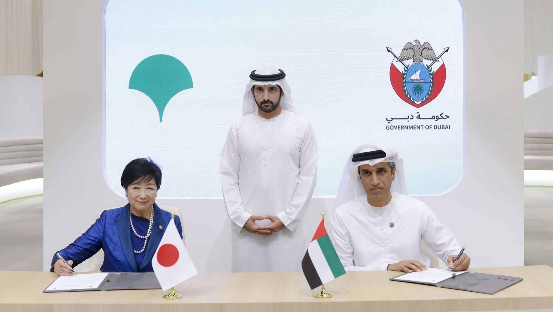 حمدان بن محمد يشهد توقيع شراكات لتطوير مدن مستدامة حول الإنسان 