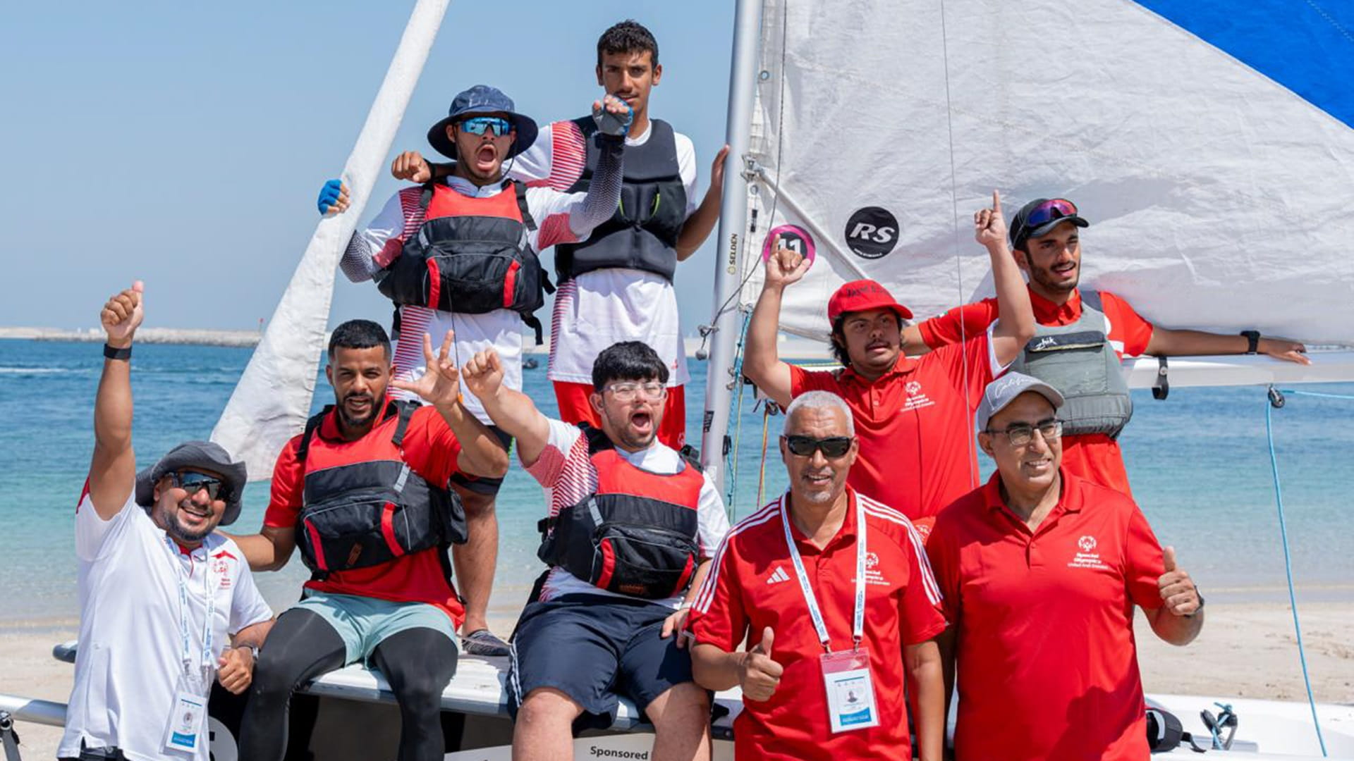 مذكرة تفاهم ثلاثية تعزز دمج ذوي الإعاقة في بطولات الشراع والتجديف  