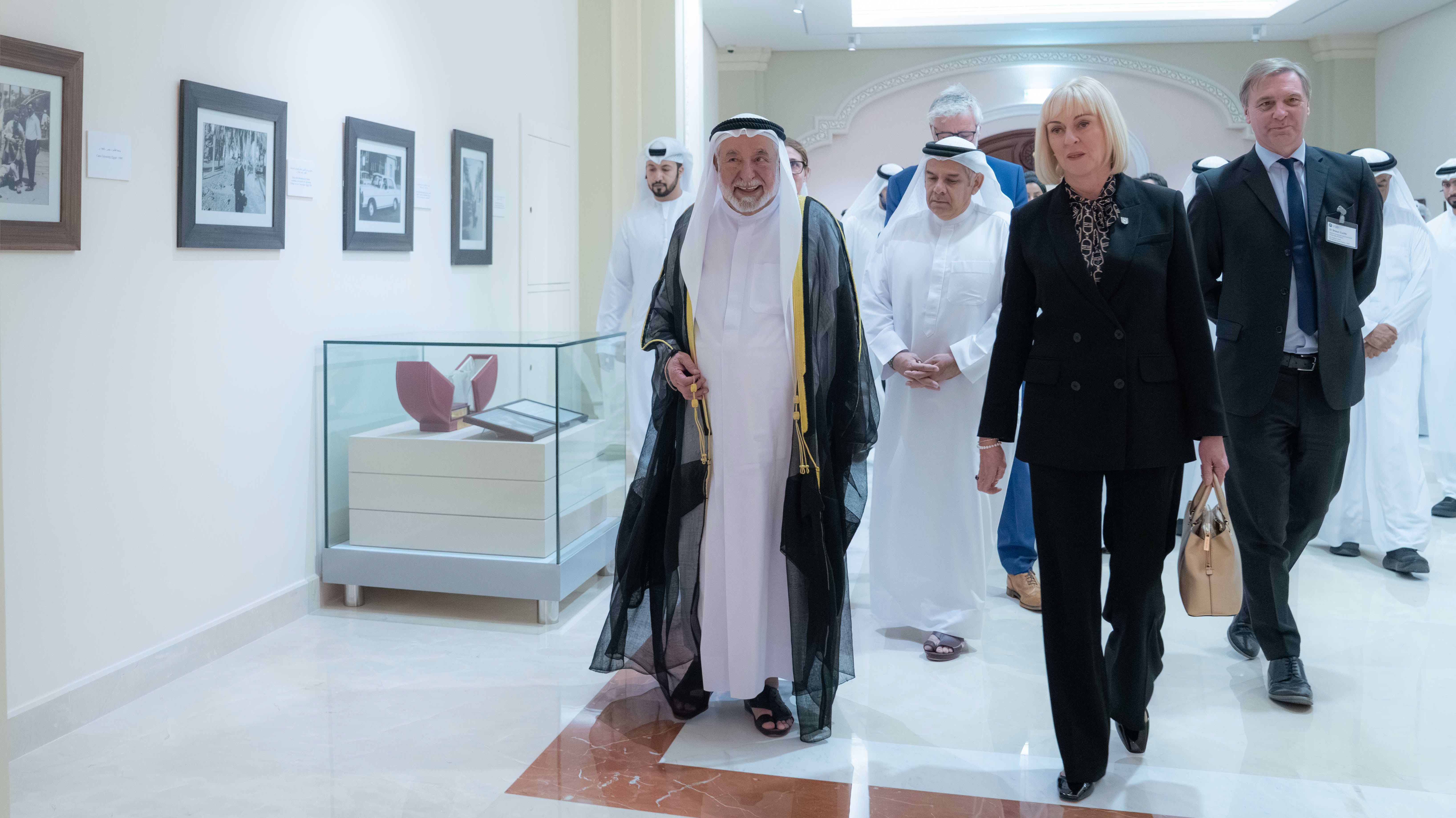 حاكم الشارقة يشهد حفل رابطة خريجي جامعة إكستر البريطانية في الخليج
