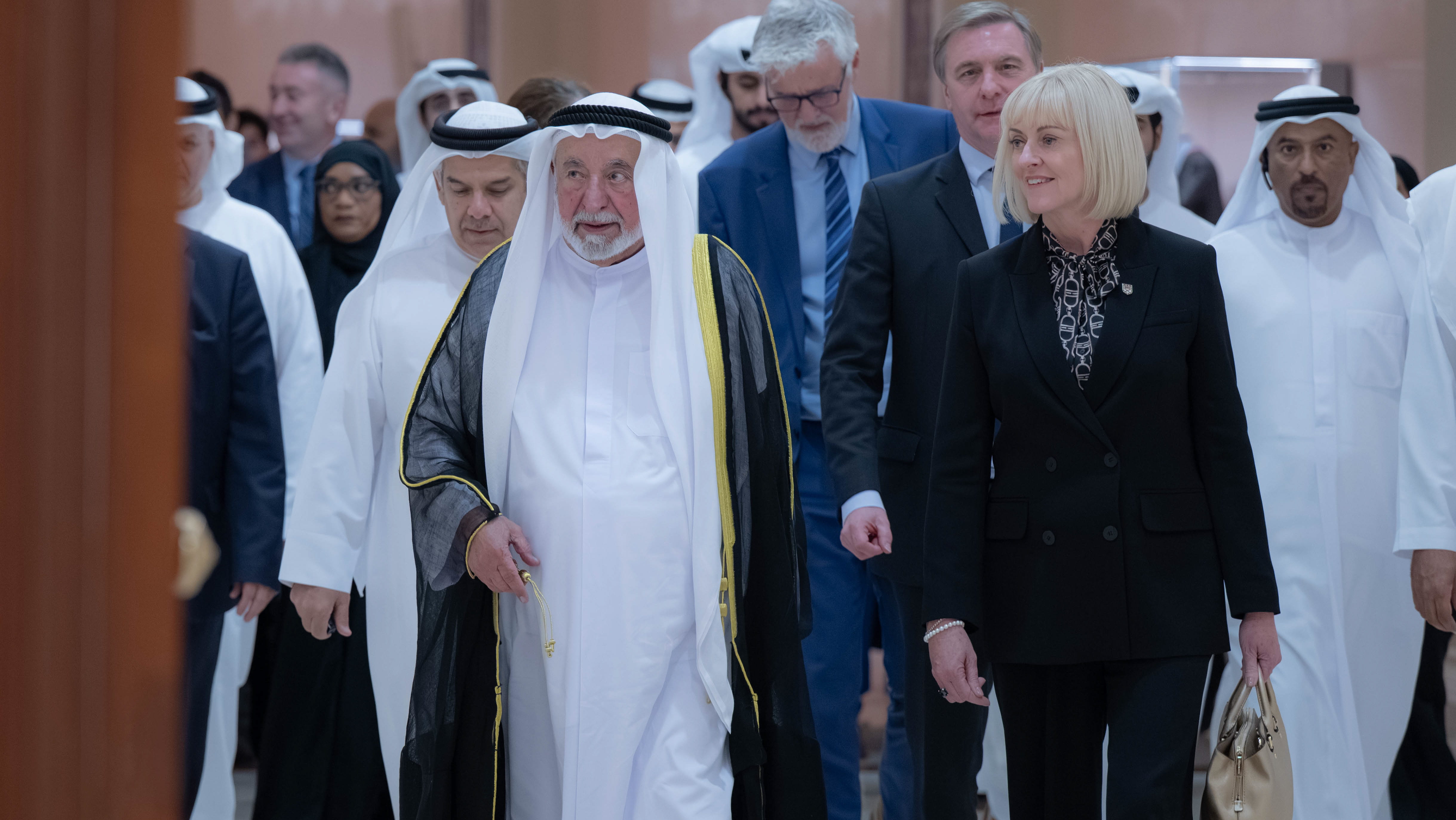 حاكم الشارقة يشهد حفل رابطة خريجي جامعة إكستر البريطانية في الخليج