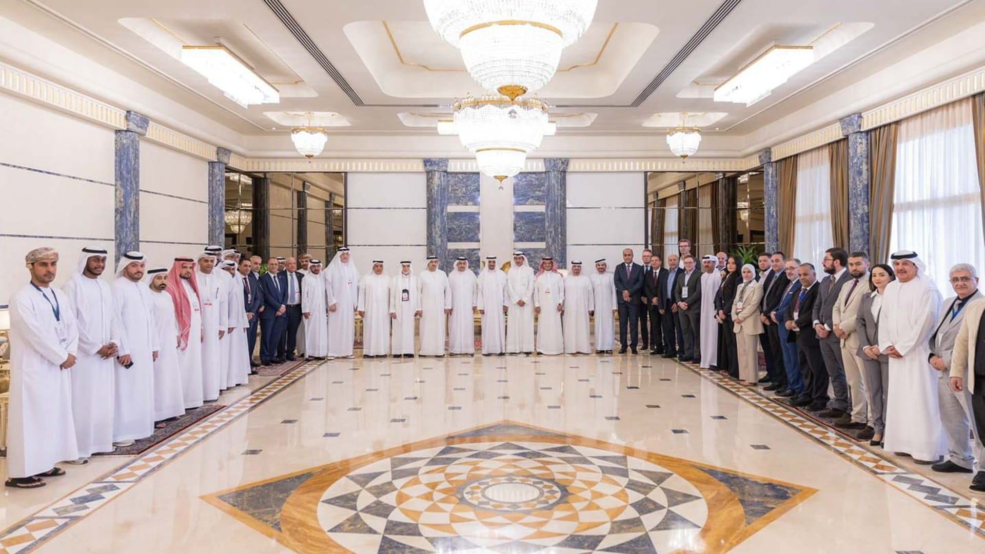 Fujairah Ruler hosts delegates of International Mining Conference