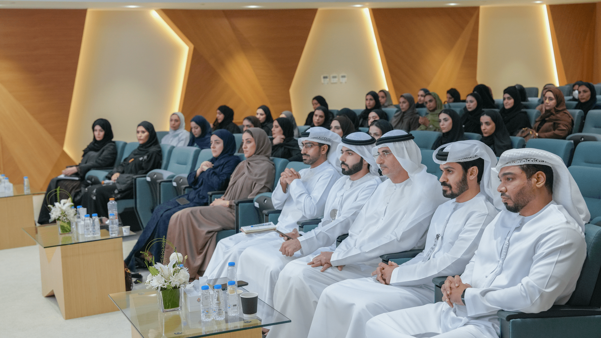 "موارد الشارقة" تنظم جلسة حوارية بعنوان "الريادة في زمن التحولات" 