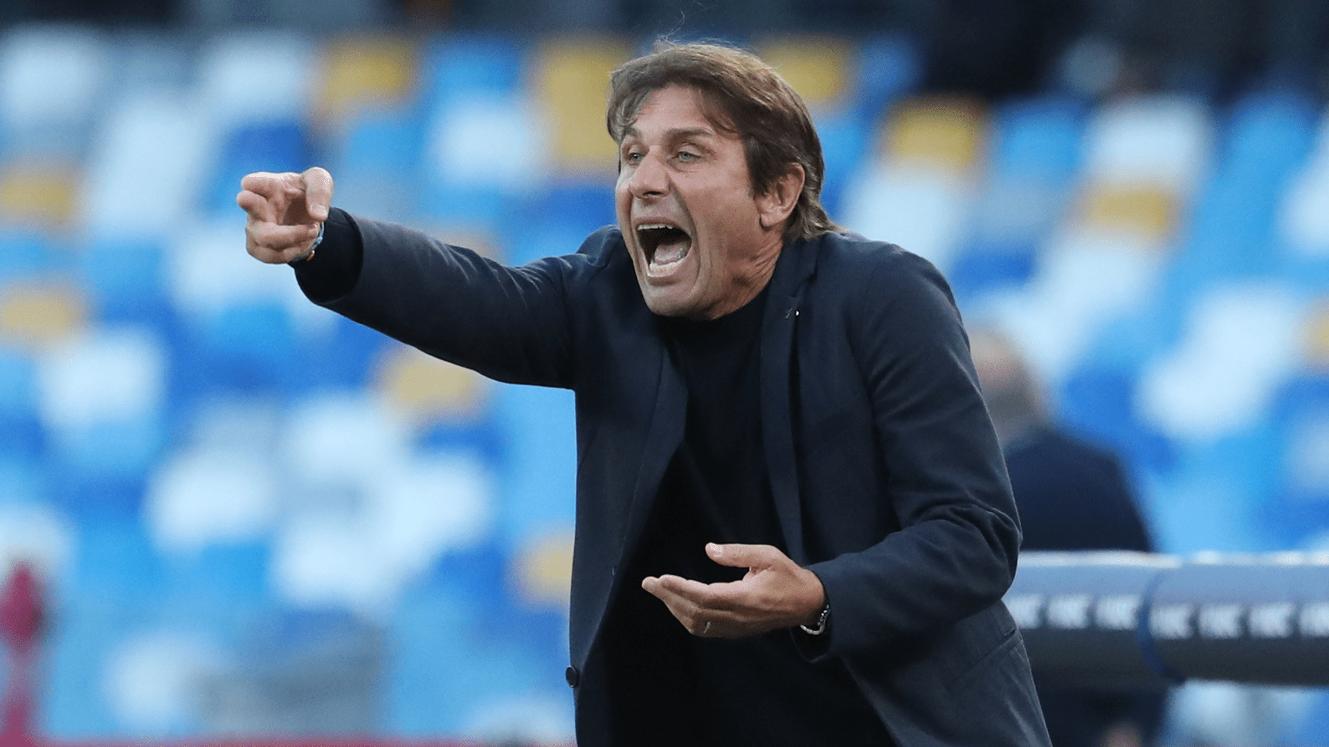 Napoli tops Serie A after narrow win over Lecce 