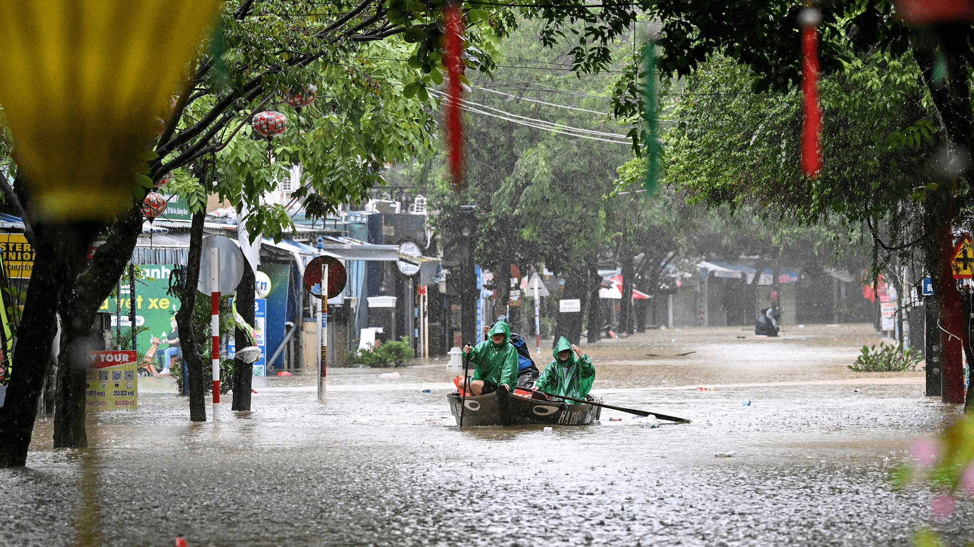Vietnam floods kill 10 as river reaches highest level in decades 