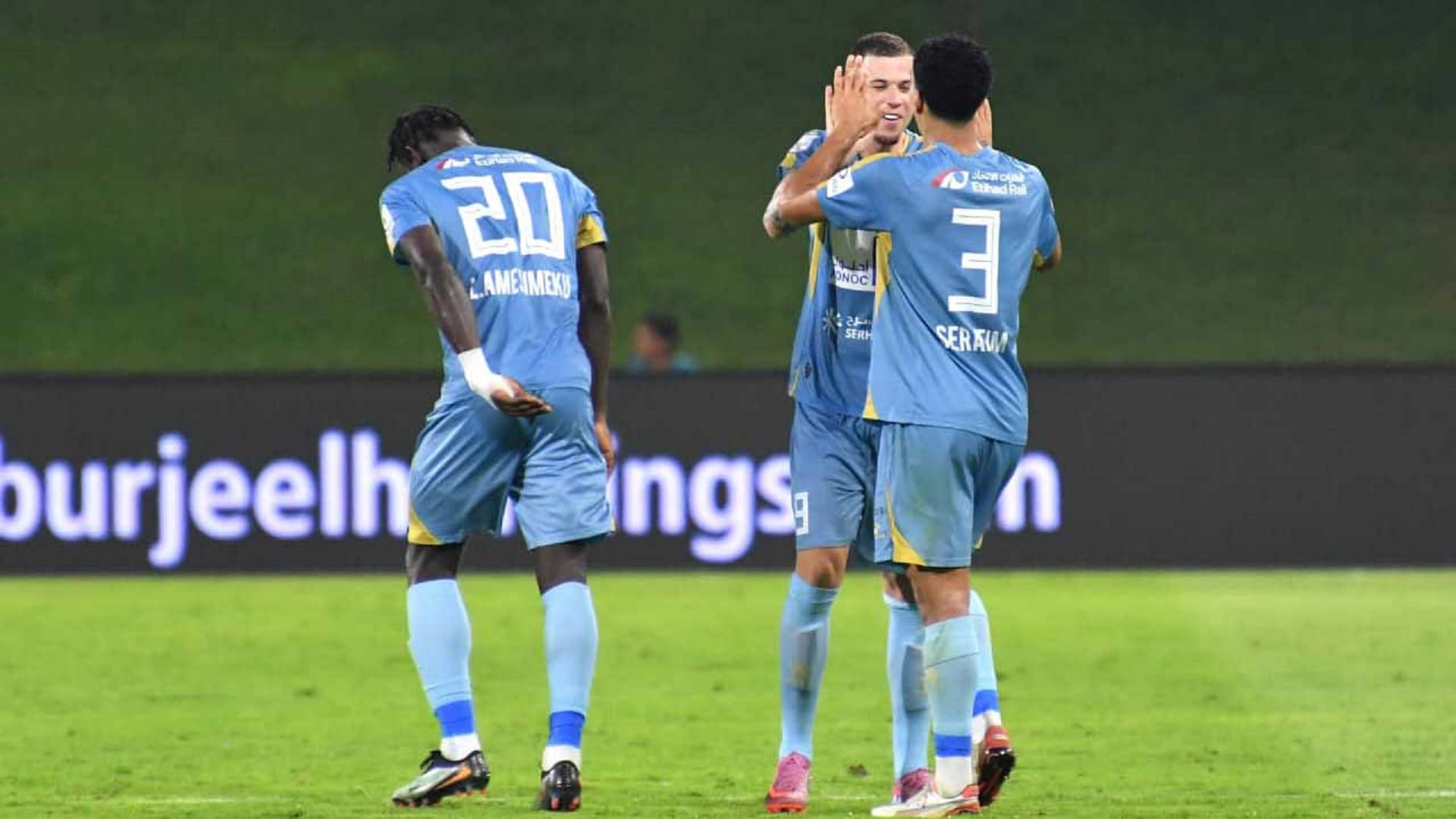 الظفرة يفوز على كلباء بثلاثية في دوري أدنوك للمحترفين