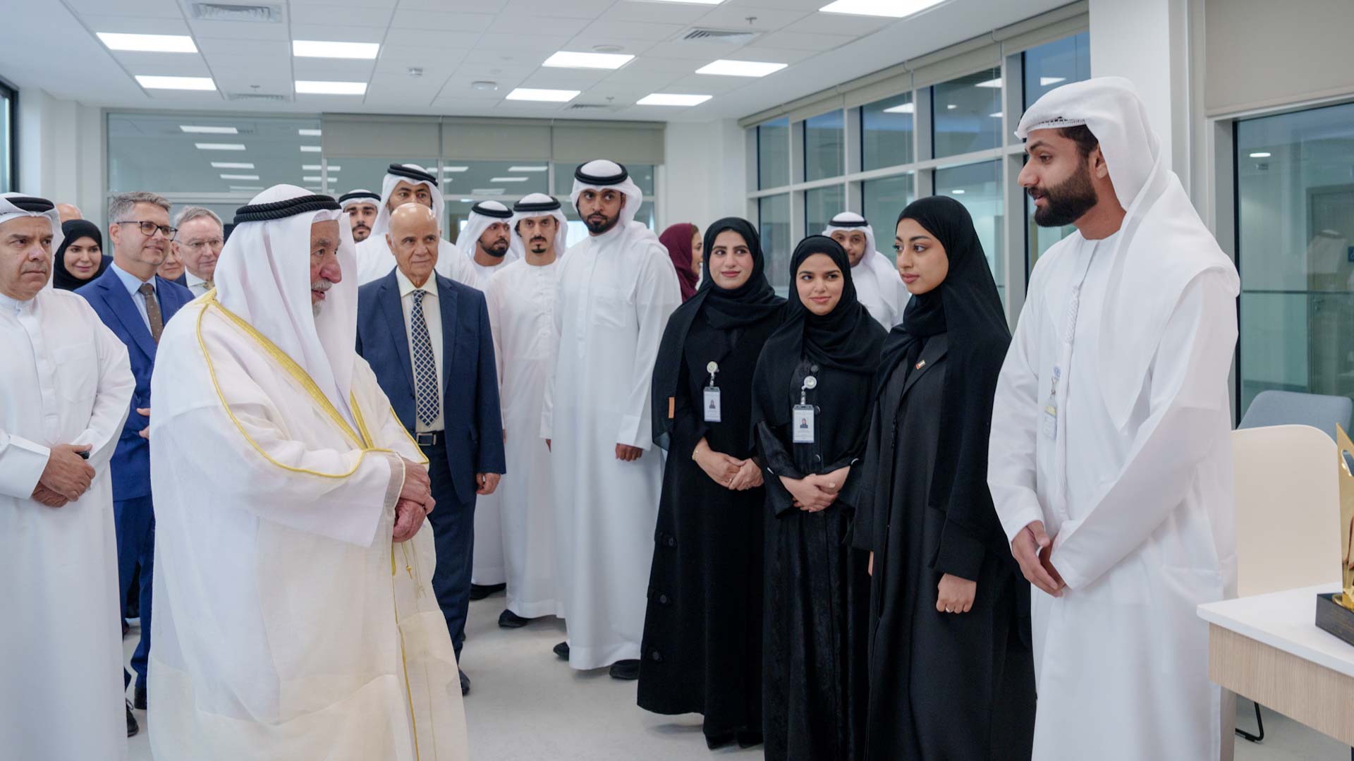 صورة بعنوان: <span class="scChromeData">{"commands":[{"click":"chrome:common:edititem({command:\"webedit:open\"})","header":"Edit the related item","icon":"/temp/iconcache/office/16x16/cubes.png","disabledIcon":"/temp/cubes_disabled16x16.png","isDivider":false,"tooltip":"Edit the related item in the Content Editor.","type":"common"},{"click":"chrome:rendering:personalize({command:\"webedit:personalize\"})","header":"Personalize","icon":"/temp/iconcache/office/16x16/users_family.png","disabledIcon":"/temp/users_family_disabled16x16.png","isDivider":false,"tooltip":"Create or edit personalization for this component.","type":"sticky"},{"click":"chrome:rendering:editvariations({command:\"webedit:editvariations\"})","header":"Edit variations","icon":"/temp/iconcache/office/16x16/windows.png","disabledIcon":"/temp/windows_disabled16x16.png","isDivider":false,"tooltip":"Edit the variations.","type":"sticky"}],"contextItemUri":"sitecore://master/{22B5424C-93B7-49AB-BEAC-0751CFF5A7CA}?lang=ar&ver=1","custom":{},"displayName":"Title","expandedDisplayName":"This is require field and Maximum 90 character is allow"}</span><span sc_parameters="prevent-line-break=true" class="scWebEditInput scEnabledChrome" id="fld_22B5424C93B749ABBEAC0751CFF5A7CA_E873DAB3C3324E8EB106973D9F53F5B7_ar_1_83a9619b5edf467dbf49659772053c21_1087_edit" contenteditable="true" scdefaulttext="[No text in field]" scfieldtype="single-line text" sc-part-of="field">سلطان القاسمي يفتتح مركز الشارقة لأبحاث علوم البحار في خورفكان</span>_1D15306E57BD49BEA0514FE1D803D854